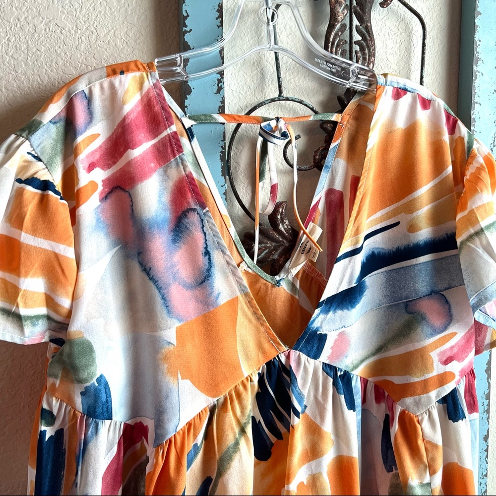 Entro Short Sleeve V-Neck Watercolor Blouse - Picture 3 of 8